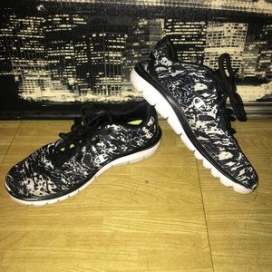 Boys Champion sneakers